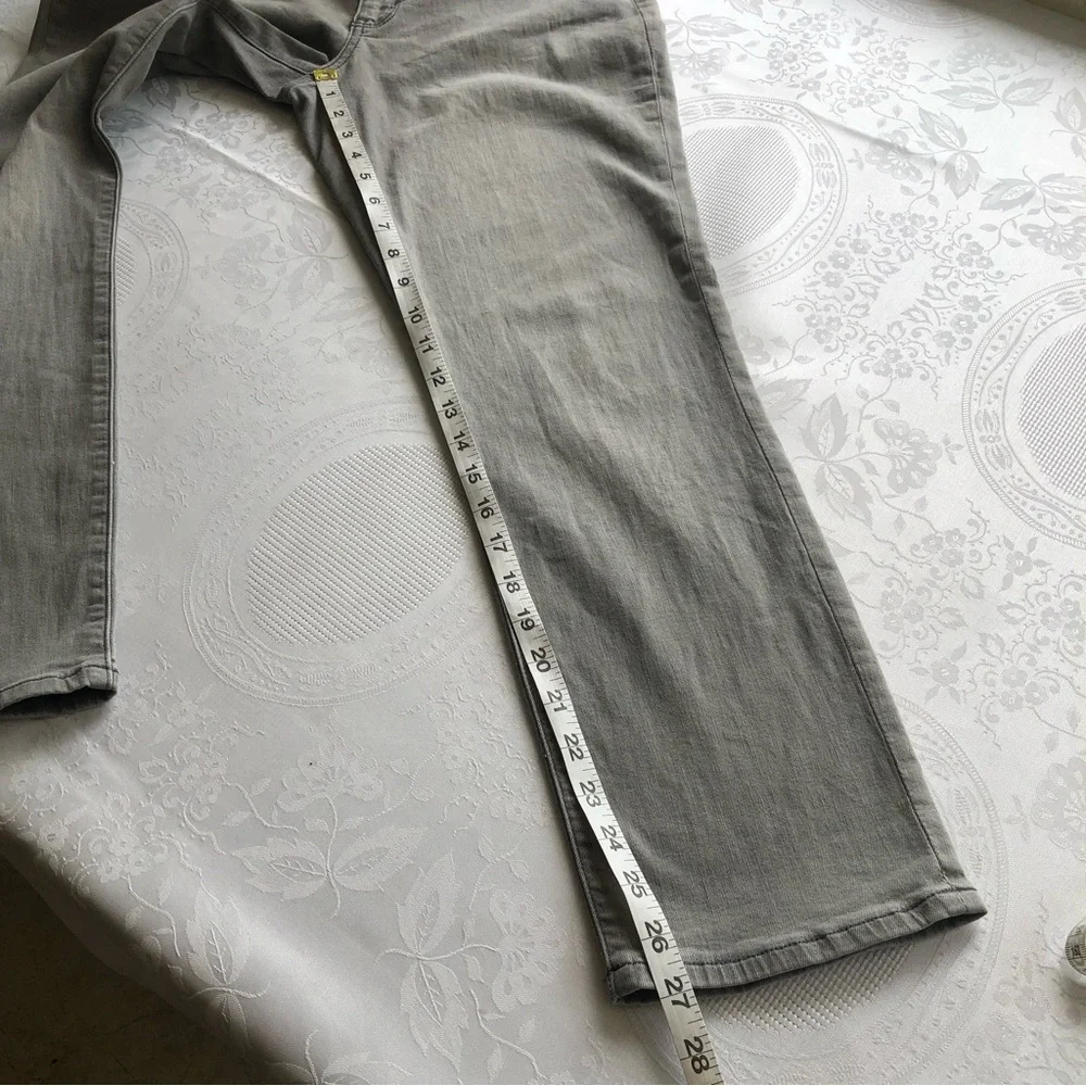 DKNY Y2K Jeans Women’s Size 12 Gray Cropped Denim Pants Skinny-Fit Stretchy